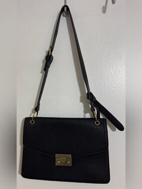 Lily & Ivy Black Shoulder Bag with Polished Gold Hardware *See description*